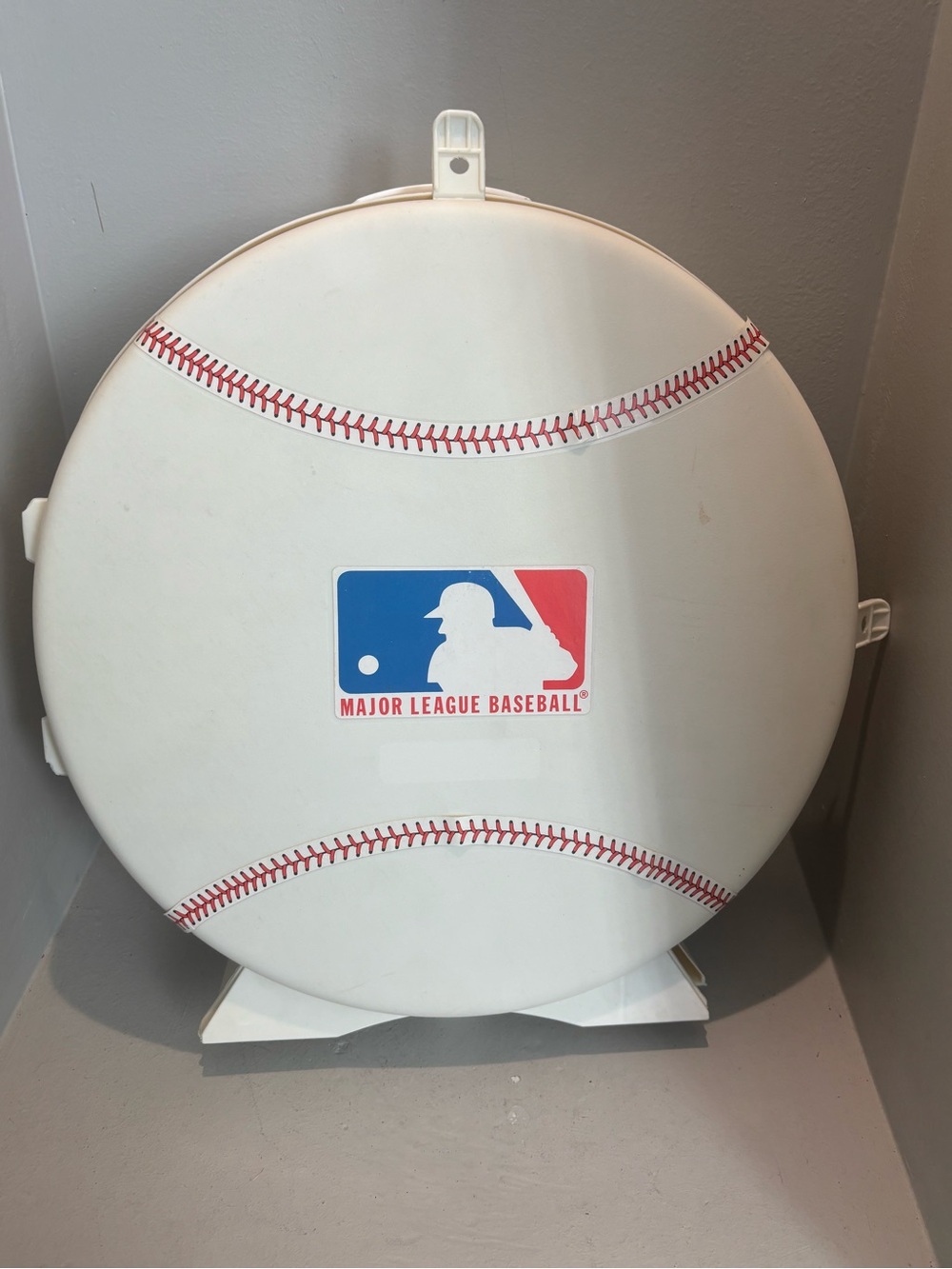 1980s vintage Major League Baseball-Shaped Storage collector card Case team ball